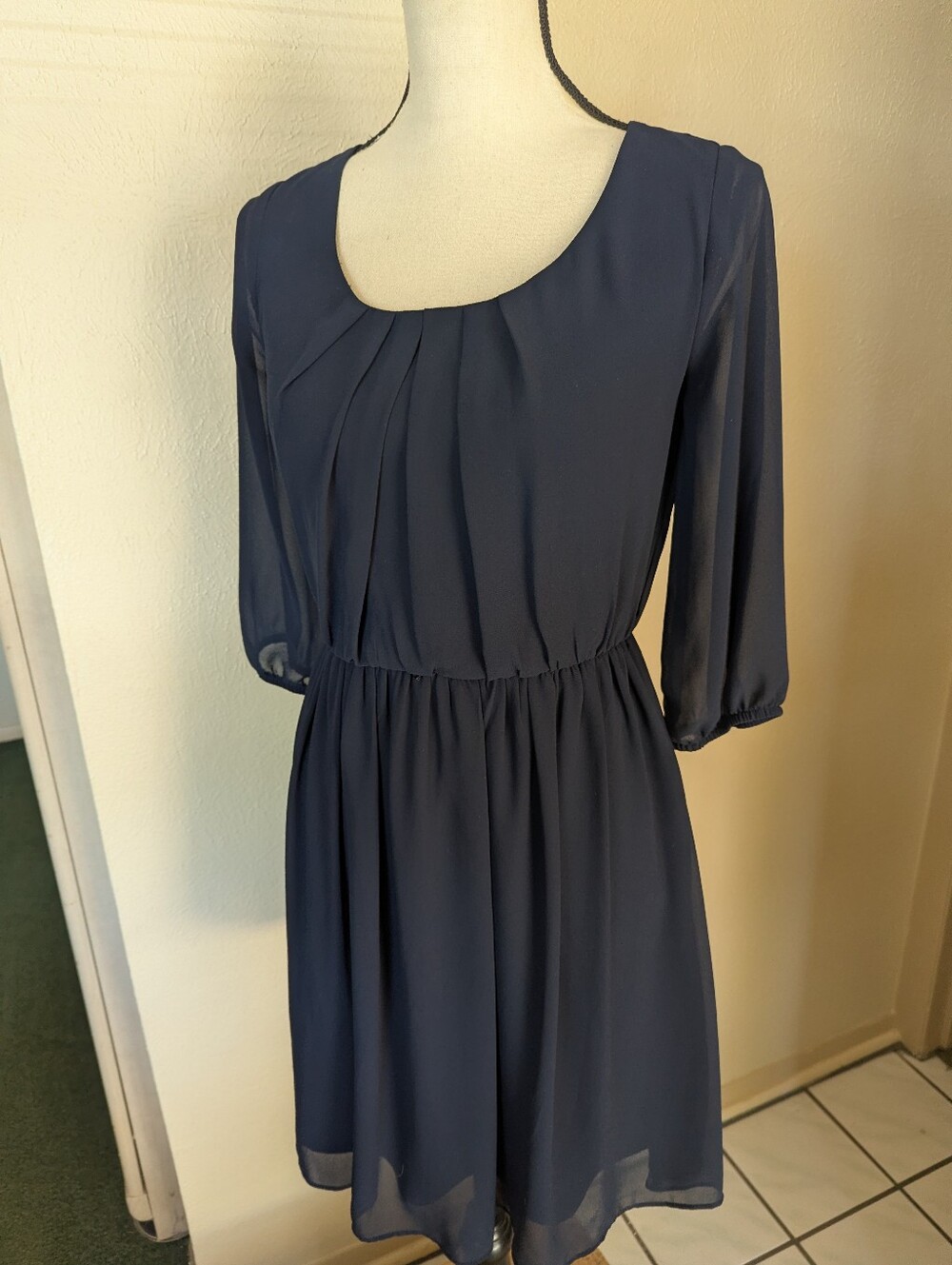 Women'sChiffon Navy Pleated Scoop-Neck Dress